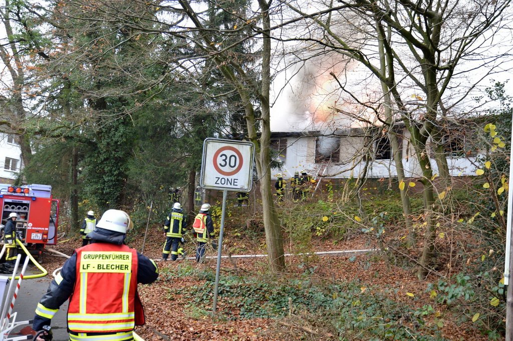 Feuer Asylantenheim Odenthal Im Schwarzenbroich P10.JPG - MIRKO_WOLF